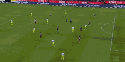 半场：多特1-1法兰克福，拜尔破门，乌尊点射，吉拉西送点